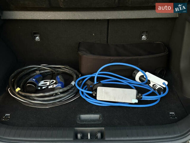 Серый Хендай Kona Electric, объемом двигателя 0 л и пробегом 159 тыс. км за 16900 $, фото 27 на Automoto.ua