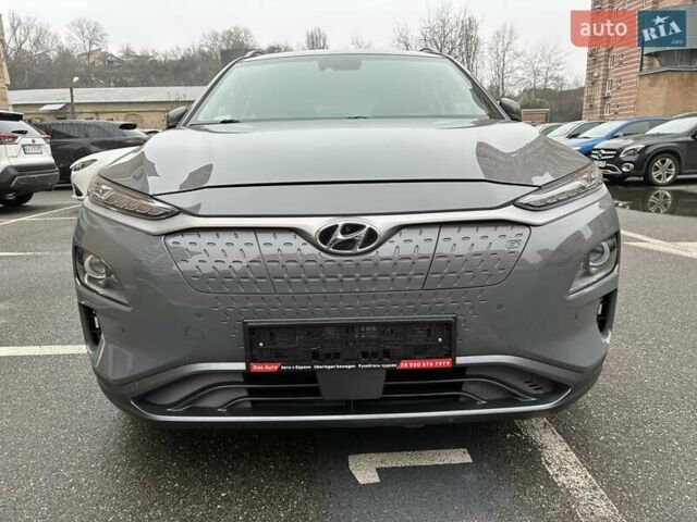 Серый Хендай Kona Electric, объемом двигателя 0 л и пробегом 78 тыс. км за 19500 $, фото 3 на Automoto.ua