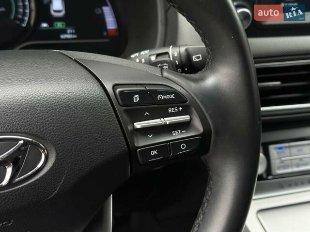 Сірий Хендай Kona Electric, об'ємом двигуна 0 л та пробігом 63 тис. км за 18500 $, фото 31 на Automoto.ua