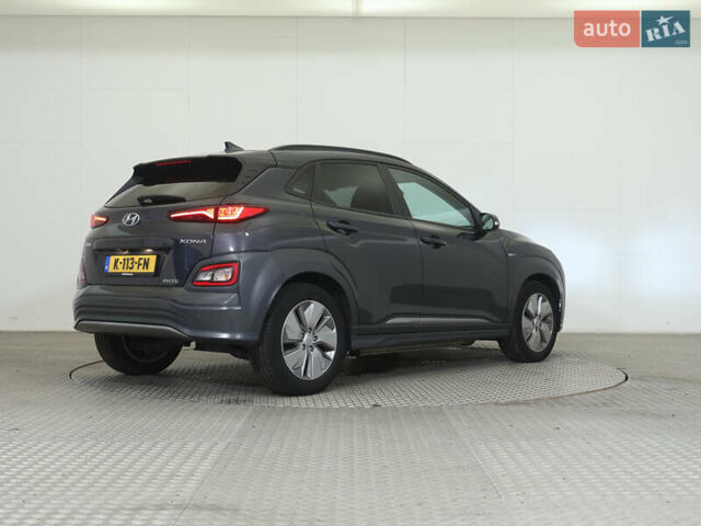 Серый Хендай Kona Electric, объемом двигателя 0 л и пробегом 155 тыс. км за 17400 $, фото 2 на Automoto.ua