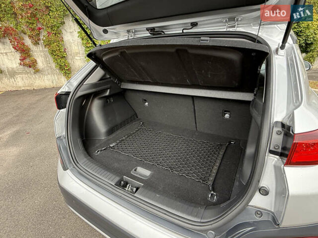 Серый Хендай Kona Electric, объемом двигателя 0 л и пробегом 26 тыс. км за 18850 $, фото 52 на Automoto.ua