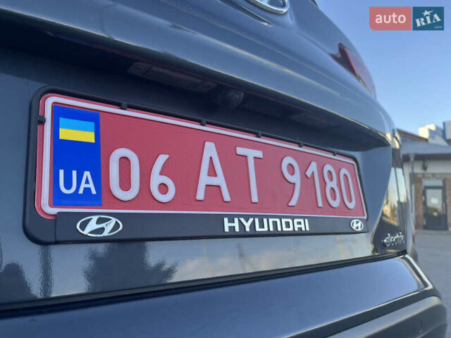 Сірий Хендай Kona Electric, об'ємом двигуна 0 л та пробігом 31 тис. км за 15500 $, фото 46 на Automoto.ua