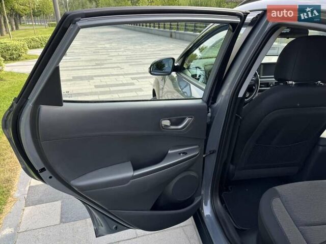 Сірий Хендай Kona Electric, об'ємом двигуна 0 л та пробігом 19 тис. км за 16000 $, фото 25 на Automoto.ua