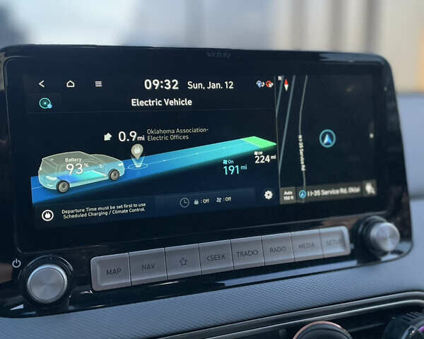 Серый Хендай Kona Electric, объемом двигателя 0 л и пробегом 81 тыс. км за 16099 $, фото 39 на Automoto.ua