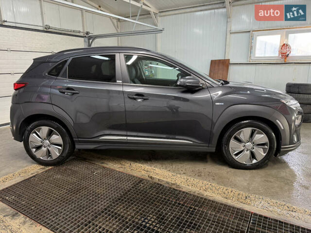 Серый Хендай Kona Electric, объемом двигателя 0 л и пробегом 36 тыс. км за 20700 $, фото 22 на Automoto.ua