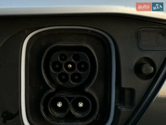 Серый Хендай Kona Electric, объемом двигателя 0 л и пробегом 159 тыс. км за 16900 $, фото 20 на Automoto.ua