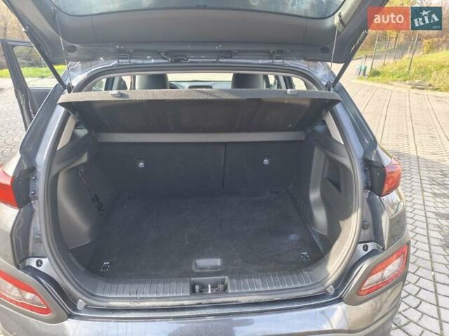 Серый Хендай Kona Electric, объемом двигателя 0 л и пробегом 122 тыс. км за 16550 $, фото 27 на Automoto.ua