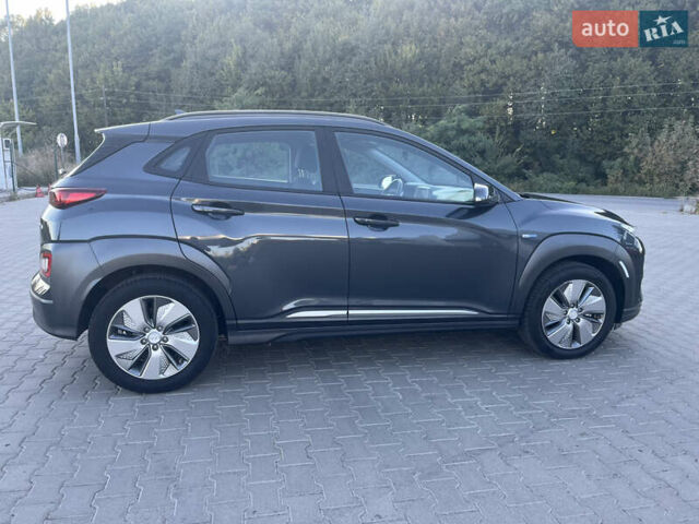 Сірий Хендай Kona Electric, об'ємом двигуна 0 л та пробігом 31 тис. км за 15500 $, фото 51 на Automoto.ua