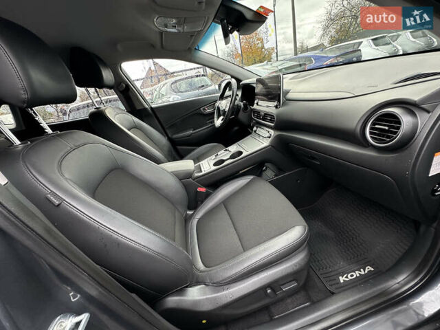 Серый Хендай Kona Electric, объемом двигателя 0 л и пробегом 167 тыс. км за 17700 $, фото 27 на Automoto.ua