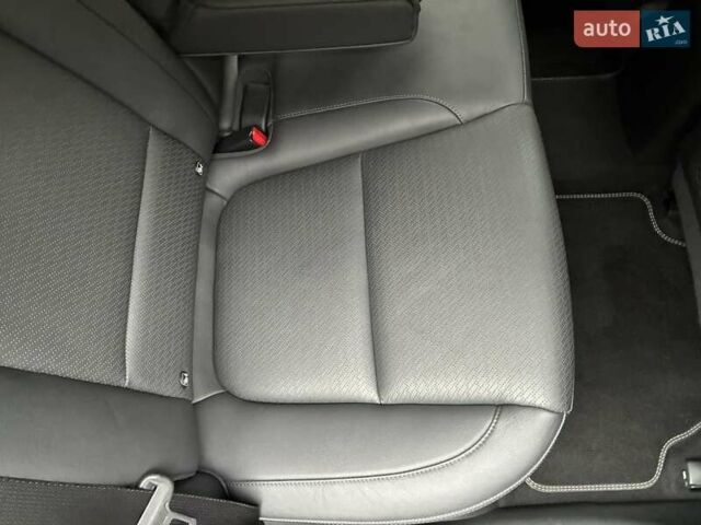 Серый Хендай Kona Electric, объемом двигателя 0 л и пробегом 78 тыс. км за 19500 $, фото 48 на Automoto.ua