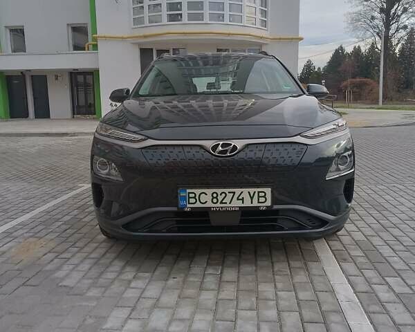 Серый Хендай Kona Electric, объемом двигателя 0 л и пробегом 80 тыс. км за 17300 $, фото 3 на Automoto.ua