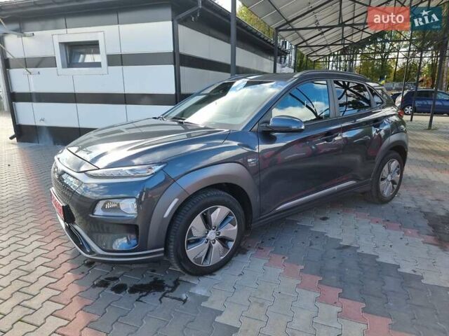 Серый Хендай Kona Electric, объемом двигателя 0 л и пробегом 42 тыс. км за 16200 $, фото 21 на Automoto.ua