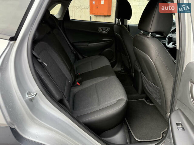 Серый Хендай Kona Electric, объемом двигателя 0 л и пробегом 26 тыс. км за 18850 $, фото 34 на Automoto.ua