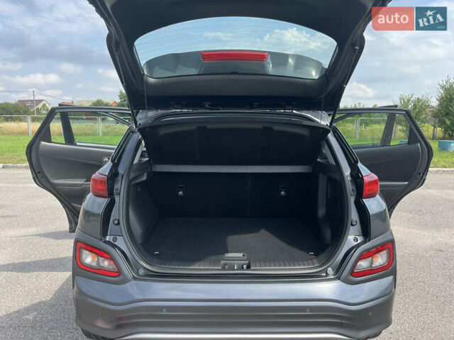 Серый Хендай Kona Electric, объемом двигателя 0 л и пробегом 49 тыс. км за 14900 $, фото 39 на Automoto.ua