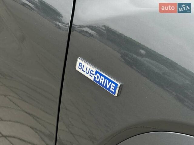 Сірий Хендай Kona Electric, об'ємом двигуна 0 л та пробігом 63 тис. км за 18500 $, фото 13 на Automoto.ua