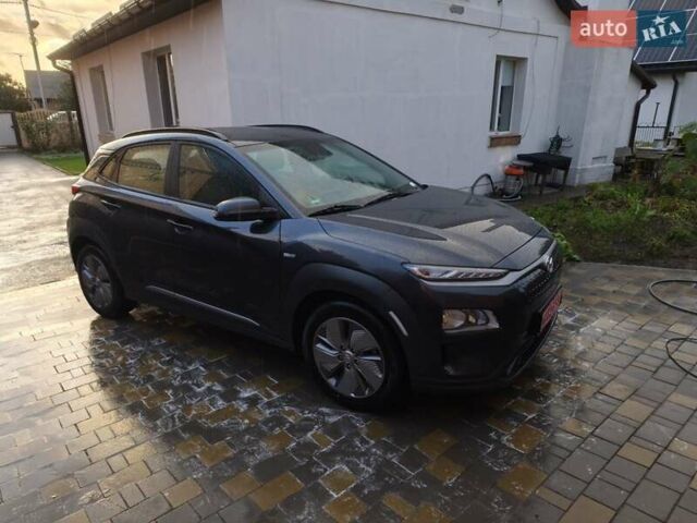 Серый Хендай Kona Electric, объемом двигателя 0 л и пробегом 121 тыс. км за 16000 $, фото 1 на Automoto.ua