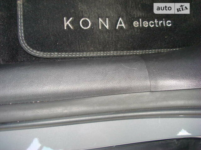 Сірий Хендай Kona Electric, об'ємом двигуна 0 л та пробігом 92 тис. км за 18300 $, фото 32 на Automoto.ua