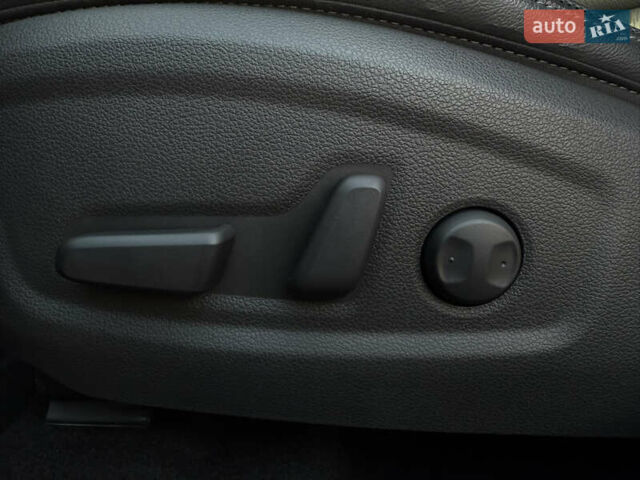 Серый Хендай Kona Electric, объемом двигателя 0 л и пробегом 36 тыс. км за 20700 $, фото 40 на Automoto.ua