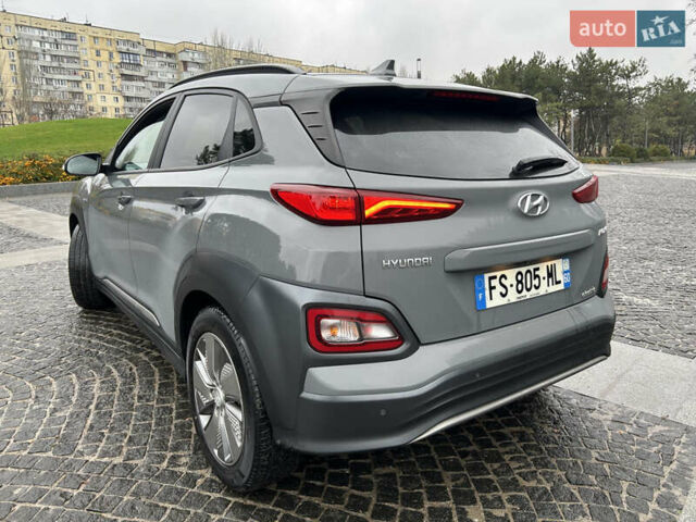 Сірий Хендай Kona Electric, об'ємом двигуна 0 л та пробігом 61 тис. км за 15780 $, фото 11 на Automoto.ua