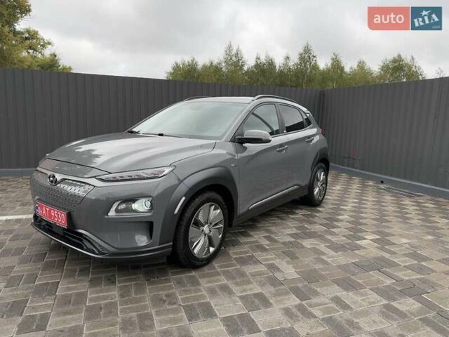 Серый Хендай Kona Electric, объемом двигателя 0 л и пробегом 40 тыс. км за 16900 $, фото 3 на Automoto.ua