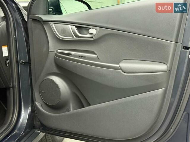 Сірий Хендай Kona Electric, об'ємом двигуна 0 л та пробігом 89 тис. км за 18340 $, фото 22 на Automoto.ua