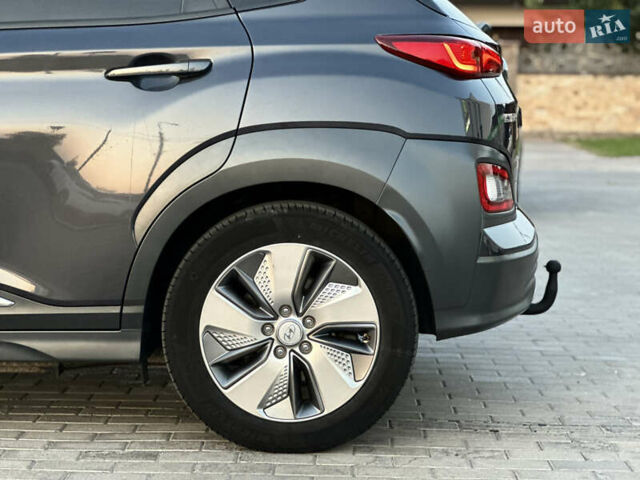 Серый Хендай Kona Electric, объемом двигателя 0 л и пробегом 159 тыс. км за 16900 $, фото 14 на Automoto.ua