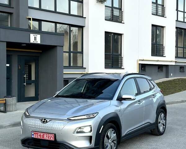 Сірий Хендай Kona Electric, об'ємом двигуна 0 л та пробігом 54 тис. км за 22950 $, фото 1 на Automoto.ua