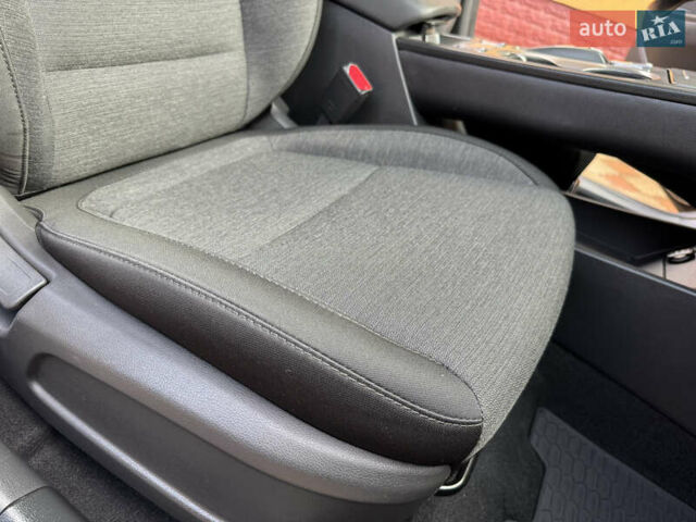 Серый Хендай Kona Electric, объемом двигателя 0 л и пробегом 77 тыс. км за 15999 $, фото 20 на Automoto.ua