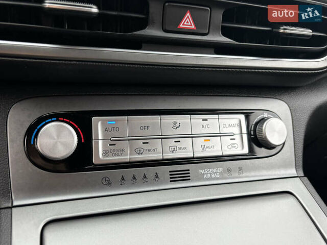 Сірий Хендай Kona Electric, об'ємом двигуна 0 л та пробігом 52 тис. км за 16450 $, фото 40 на Automoto.ua