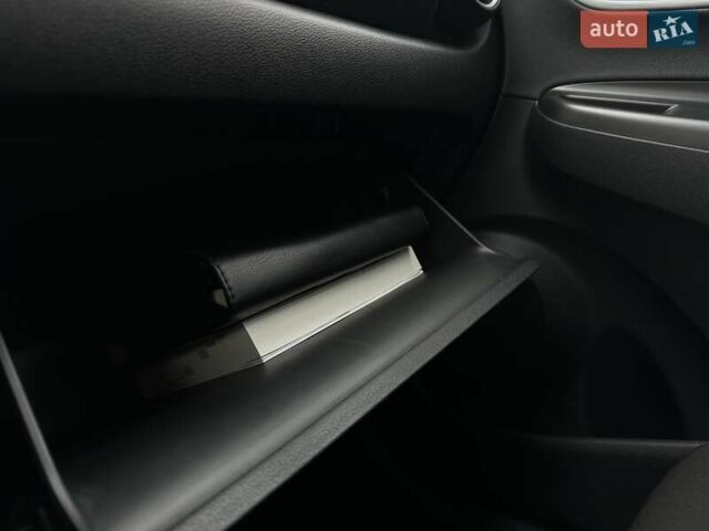 Серый Хендай Kona Electric, объемом двигателя 0 л и пробегом 65 тыс. км за 19900 $, фото 83 на Automoto.ua