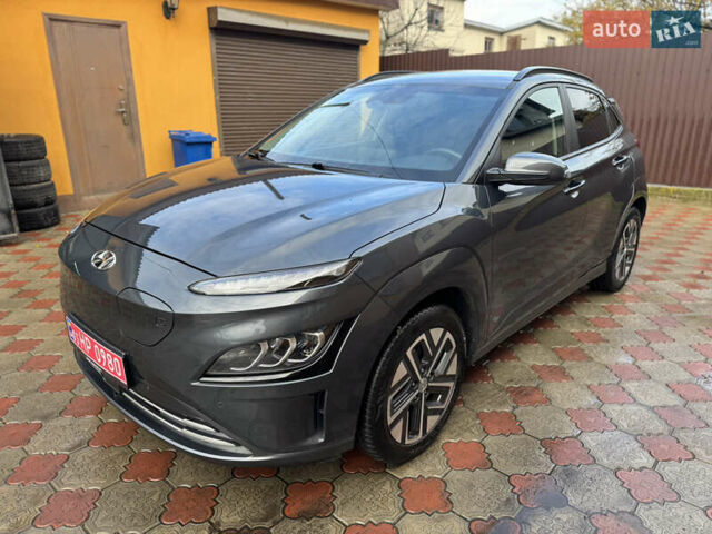 Серый Хендай Kona Electric, объемом двигателя 0 л и пробегом 77 тыс. км за 15999 $, фото 9 на Automoto.ua