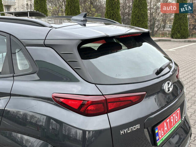 Сірий Хендай Kona Electric, об'ємом двигуна 0 л та пробігом 52 тис. км за 16450 $, фото 17 на Automoto.ua