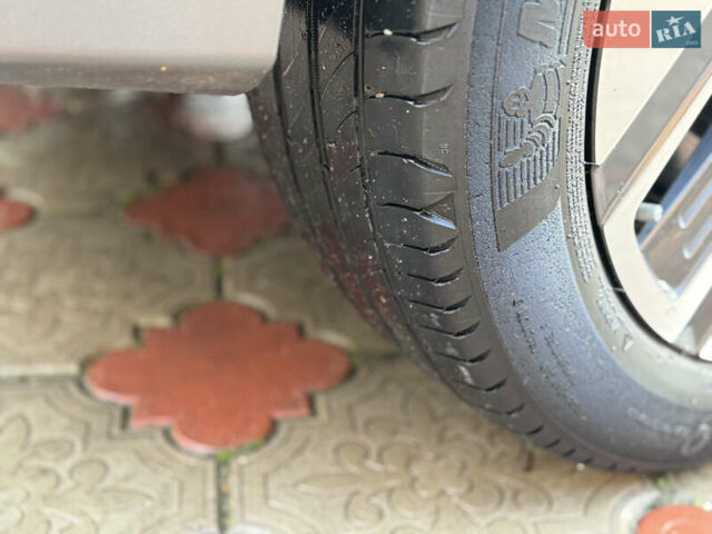 Серый Хендай Kona Electric, объемом двигателя 0 л и пробегом 77 тыс. км за 15999 $, фото 66 на Automoto.ua