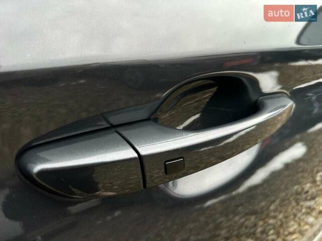 Серый Хендай Kona Electric, объемом двигателя 0 л и пробегом 65 тыс. км за 19900 $, фото 34 на Automoto.ua