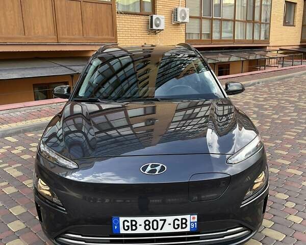 Сірий Хендай Kona Electric, об'ємом двигуна 0 л та пробігом 99 тис. км за 19999 $, фото 2 на Automoto.ua