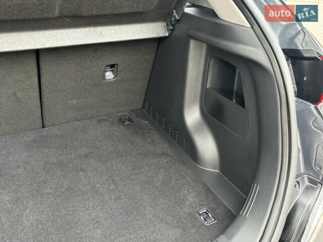 Сірий Хендай Kona Electric, об'ємом двигуна 0 л та пробігом 52 тис. км за 16450 $, фото 54 на Automoto.ua