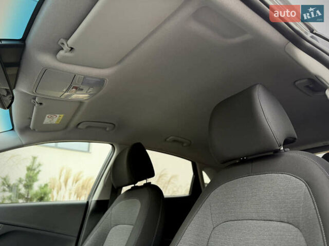 Серый Хендай Kona Electric, объемом двигателя 0 л и пробегом 87 тыс. км за 19552 $, фото 68 на Automoto.ua