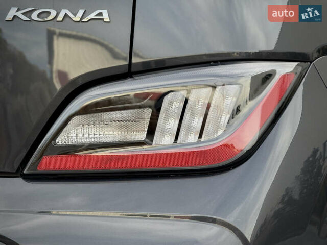 Серый Хендай Kona Electric, объемом двигателя 0 л и пробегом 87 тыс. км за 19552 $, фото 49 на Automoto.ua