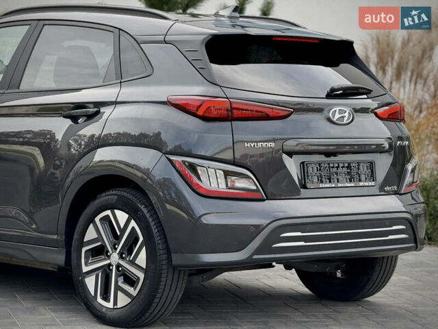 Серый Хендай Kona Electric, объемом двигателя 0 л и пробегом 87 тыс. км за 19552 $, фото 29 на Automoto.ua