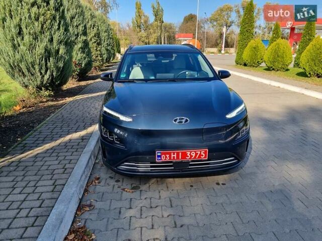 Серый Хендай Kona Electric, объемом двигателя 0 л и пробегом 42 тыс. км за 21500 $, фото 1 на Automoto.ua