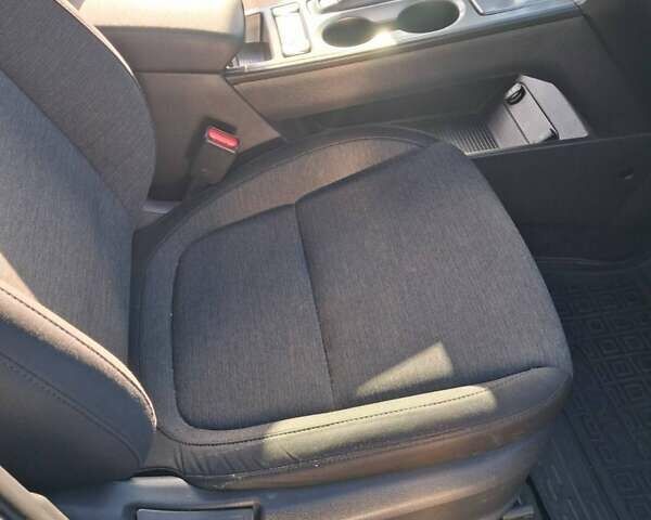 Серый Хендай Kona Electric, объемом двигателя 0 л и пробегом 45 тыс. км за 15999 $, фото 33 на Automoto.ua