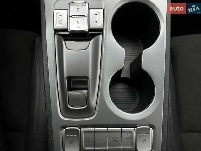 Серый Хендай Kona Electric, объемом двигателя 0 л и пробегом 65 тыс. км за 19900 $, фото 71 на Automoto.ua