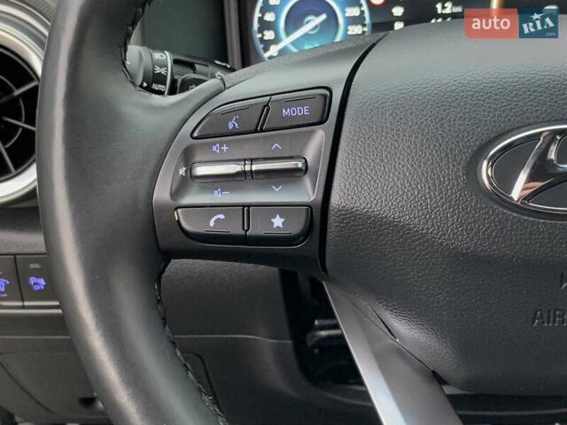 Сірий Хендай Kona Electric, об'ємом двигуна 0 л та пробігом 47 тис. км за 17355 $, фото 45 на Automoto.ua