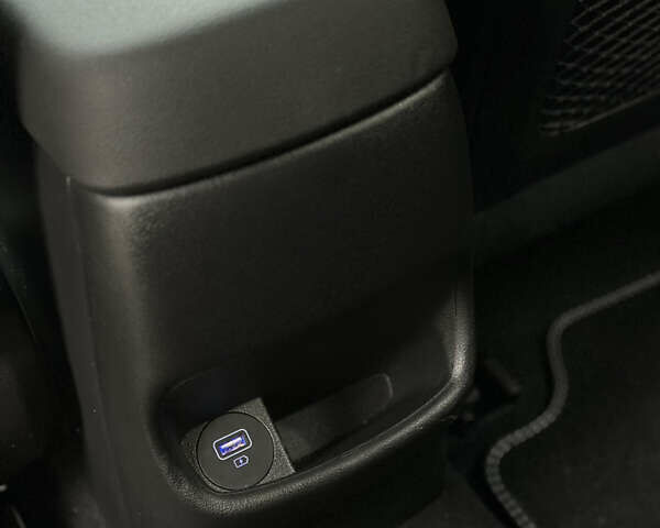 Серый Хендай Kona Electric, объемом двигателя 0 л и пробегом 63 тыс. км за 18450 $, фото 36 на Automoto.ua