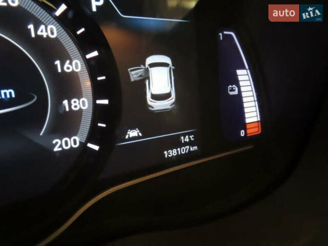 Серый Хендай Kona Electric, объемом двигателя 0 л и пробегом 130 тыс. км за 17950 $, фото 3 на Automoto.ua