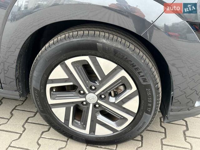 Сірий Хендай Kona Electric, об'ємом двигуна 0 л та пробігом 52 тис. км за 16450 $, фото 74 на Automoto.ua