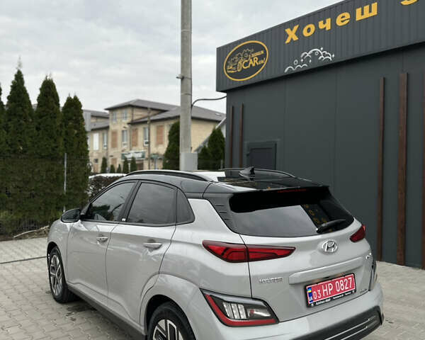 Серый Хендай Kona Electric, объемом двигателя 0 л и пробегом 63 тыс. км за 18450 $, фото 10 на Automoto.ua