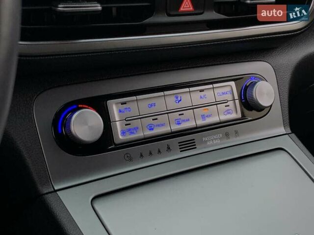 Сірий Хендай Kona Electric, об'ємом двигуна 0 л та пробігом 47 тис. км за 17355 $, фото 54 на Automoto.ua