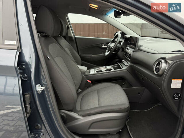 Сірий Хендай Kona Electric, об'ємом двигуна 0 л та пробігом 37 тис. км за 18100 $, фото 31 на Automoto.ua