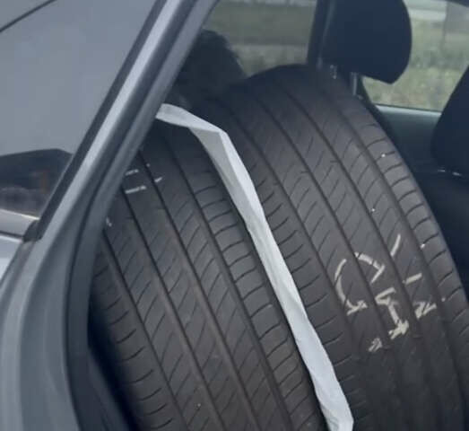 Сірий Хендай Kona Electric, об'ємом двигуна 0 л та пробігом 44 тис. км за 17600 $, фото 15 на Automoto.ua